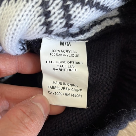 Ardene “Chillin’ With My Snowmies” Ugly Christmas Sweater - Medium - Picture 5 of 6